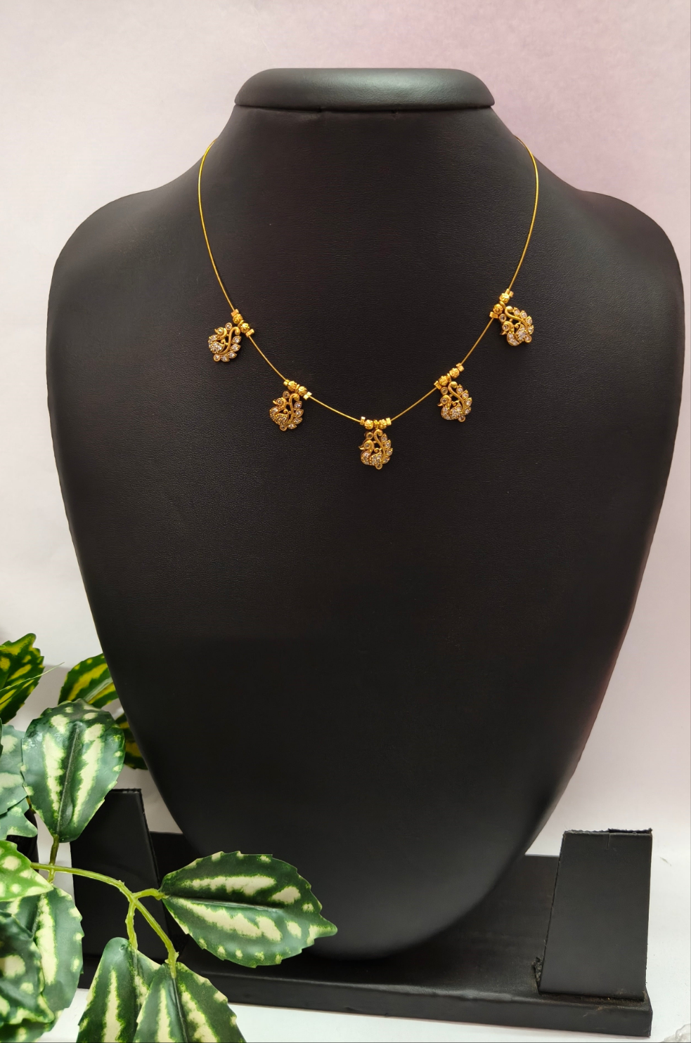 Mayura - Invisible chain Necklace