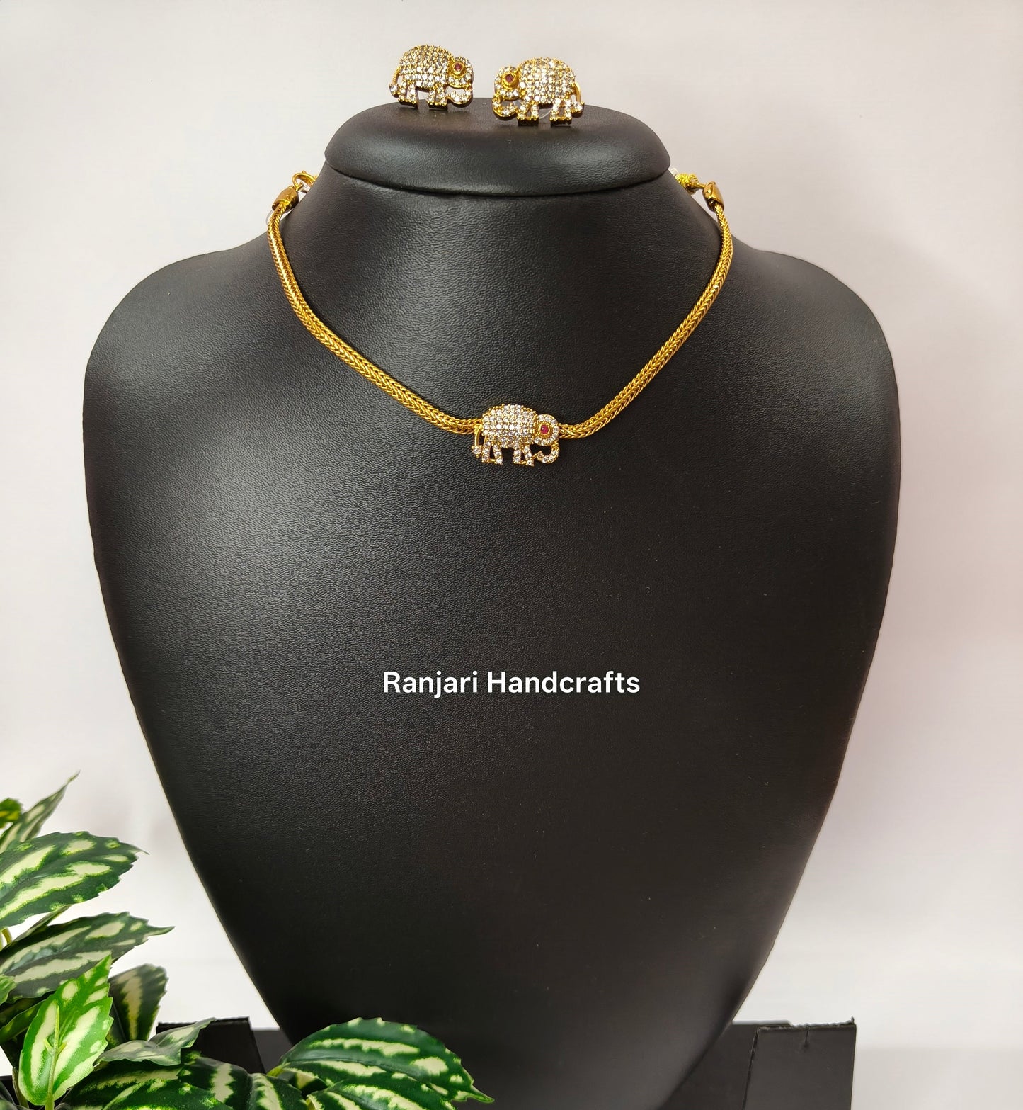 Elephant AD stone Neckset