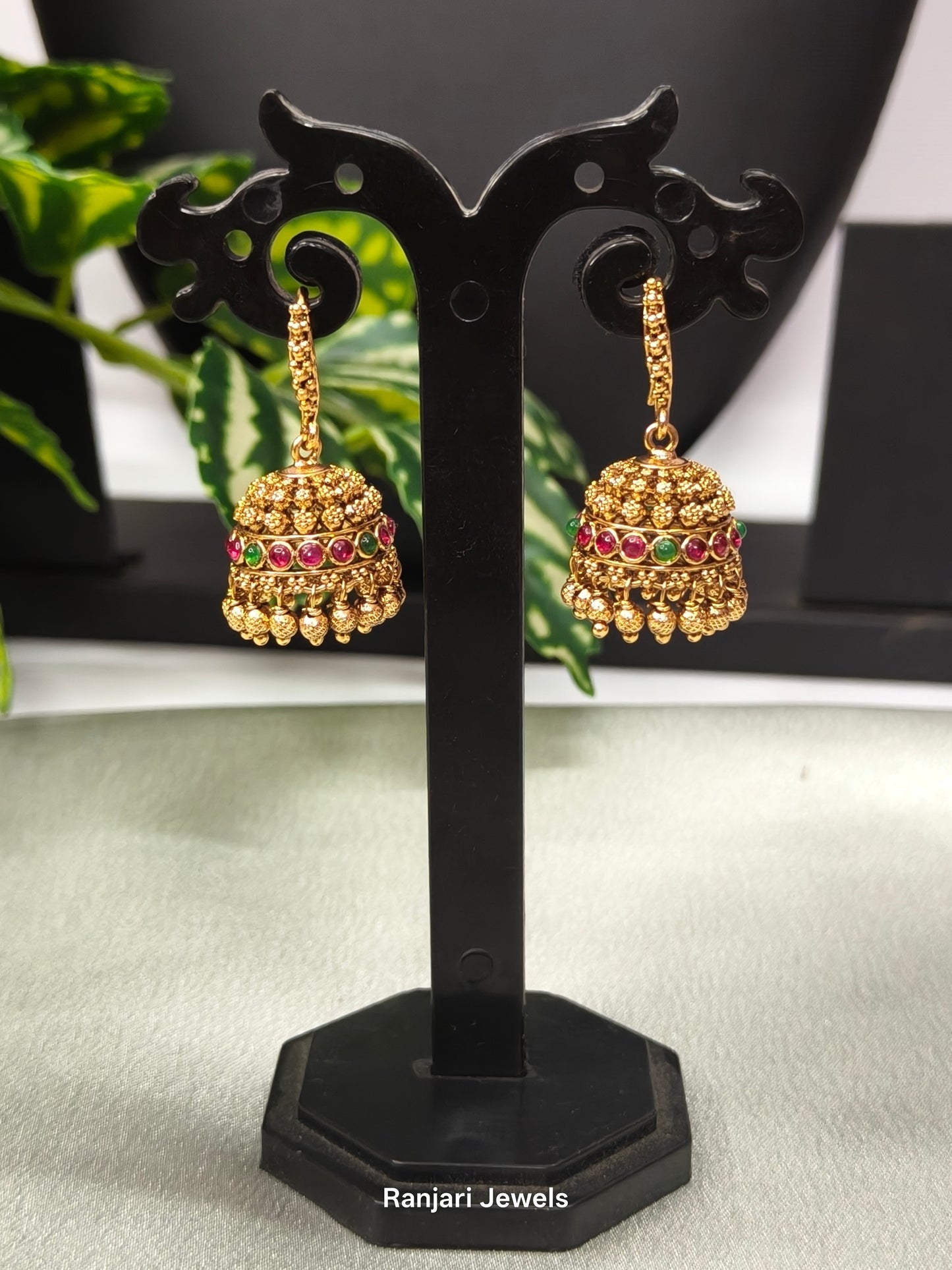 Aaradhya – Antique Gold Kemp Stone Jhumka Earrings