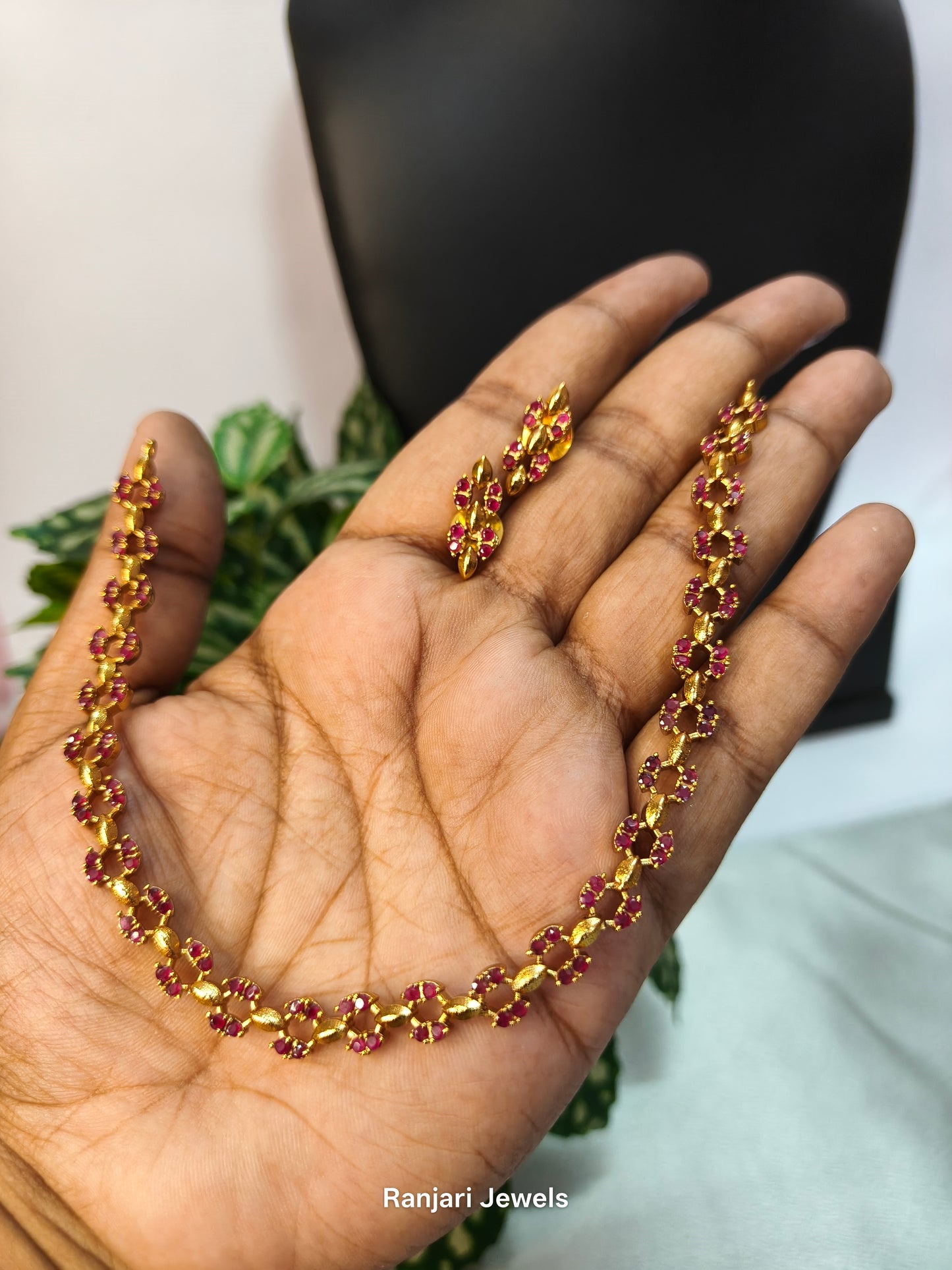 Aurika - Ad stone short Necklace