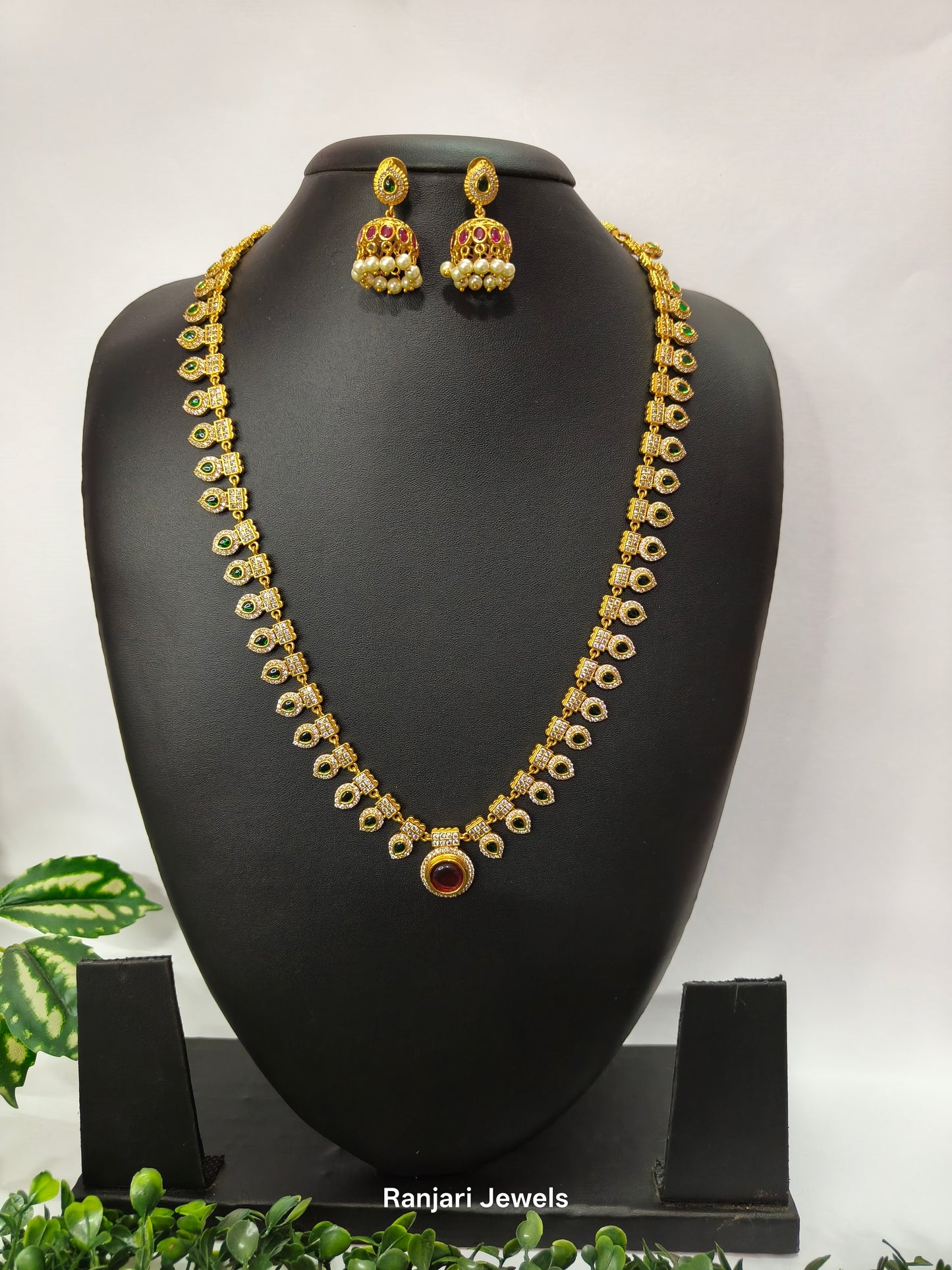 Tilottama – Thilagam Motif Long Necklace Set
