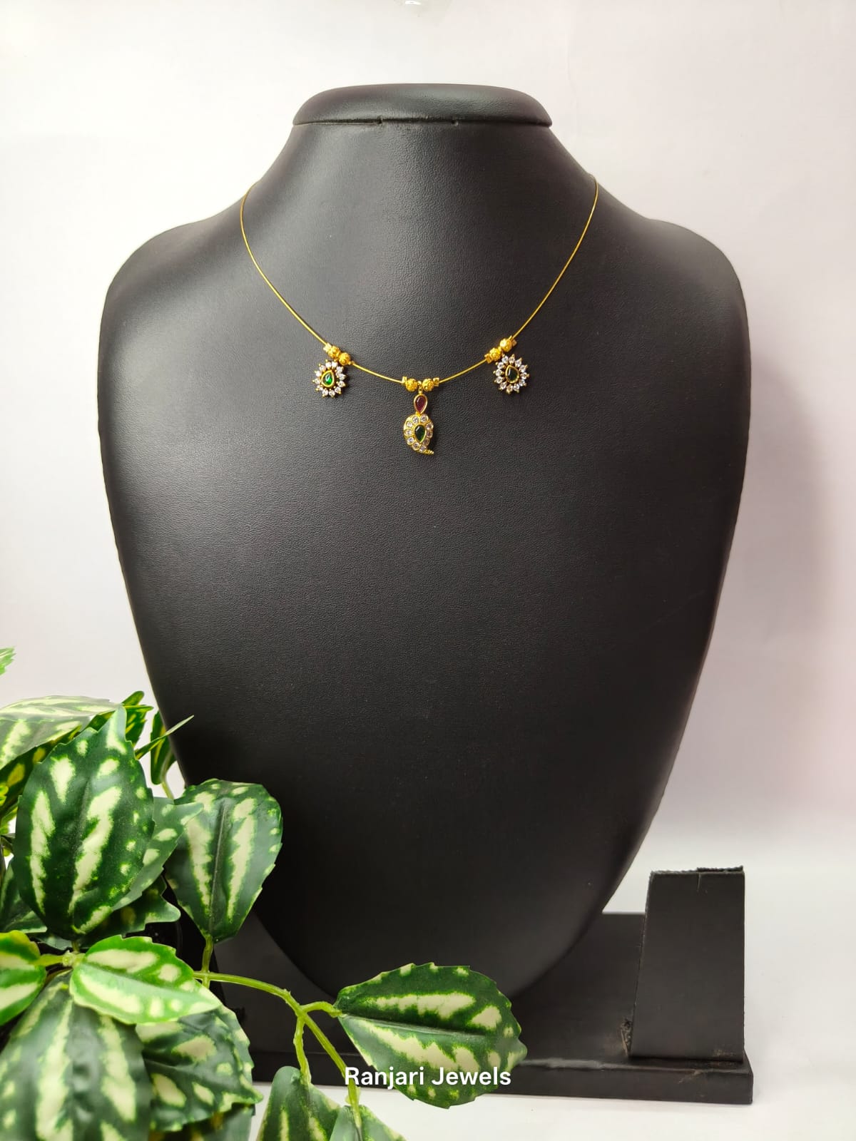 Kemp Mango Invisible Chain Necklace