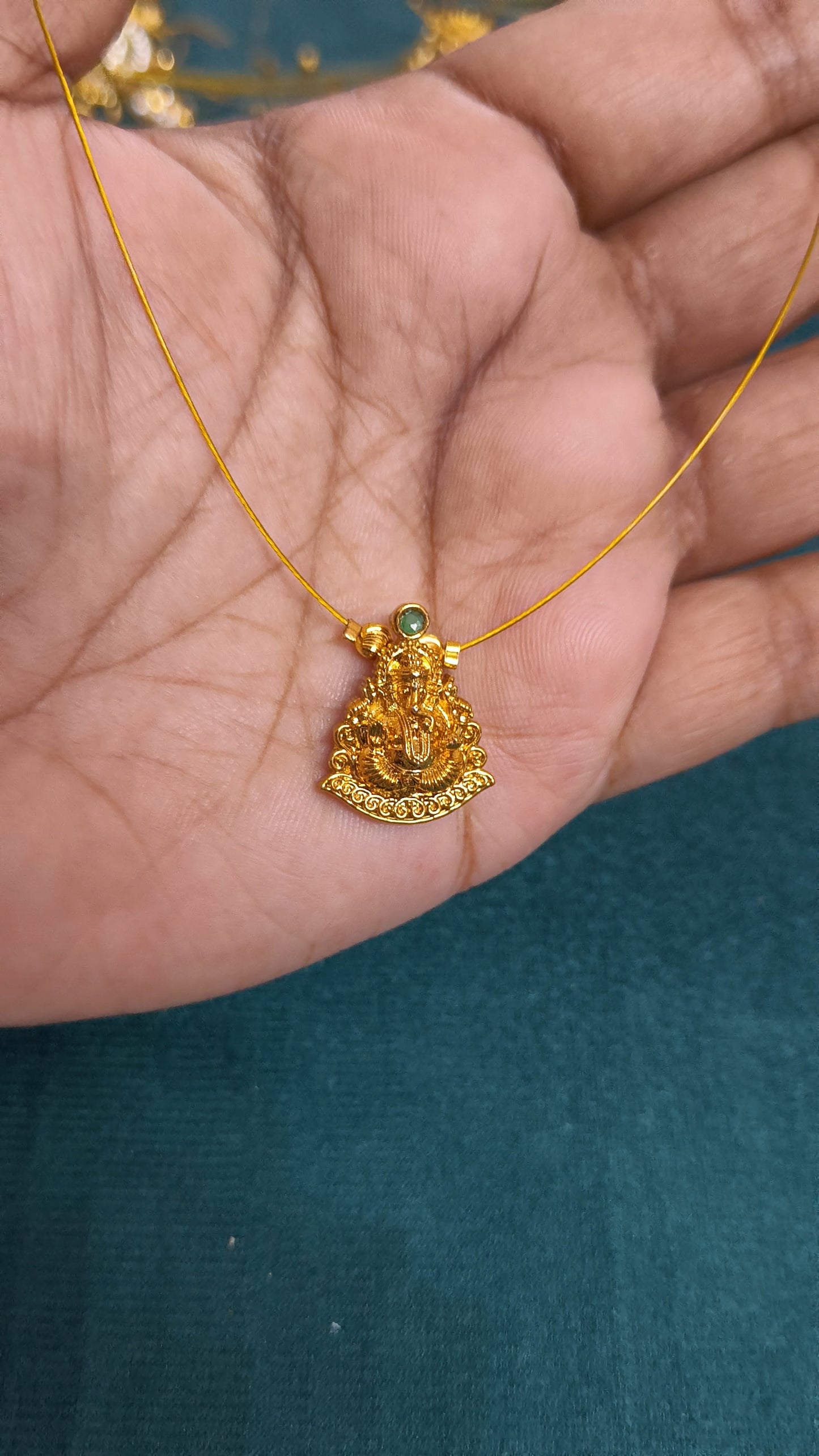 Vinayaka Invisible Necklace (Emerald Green)