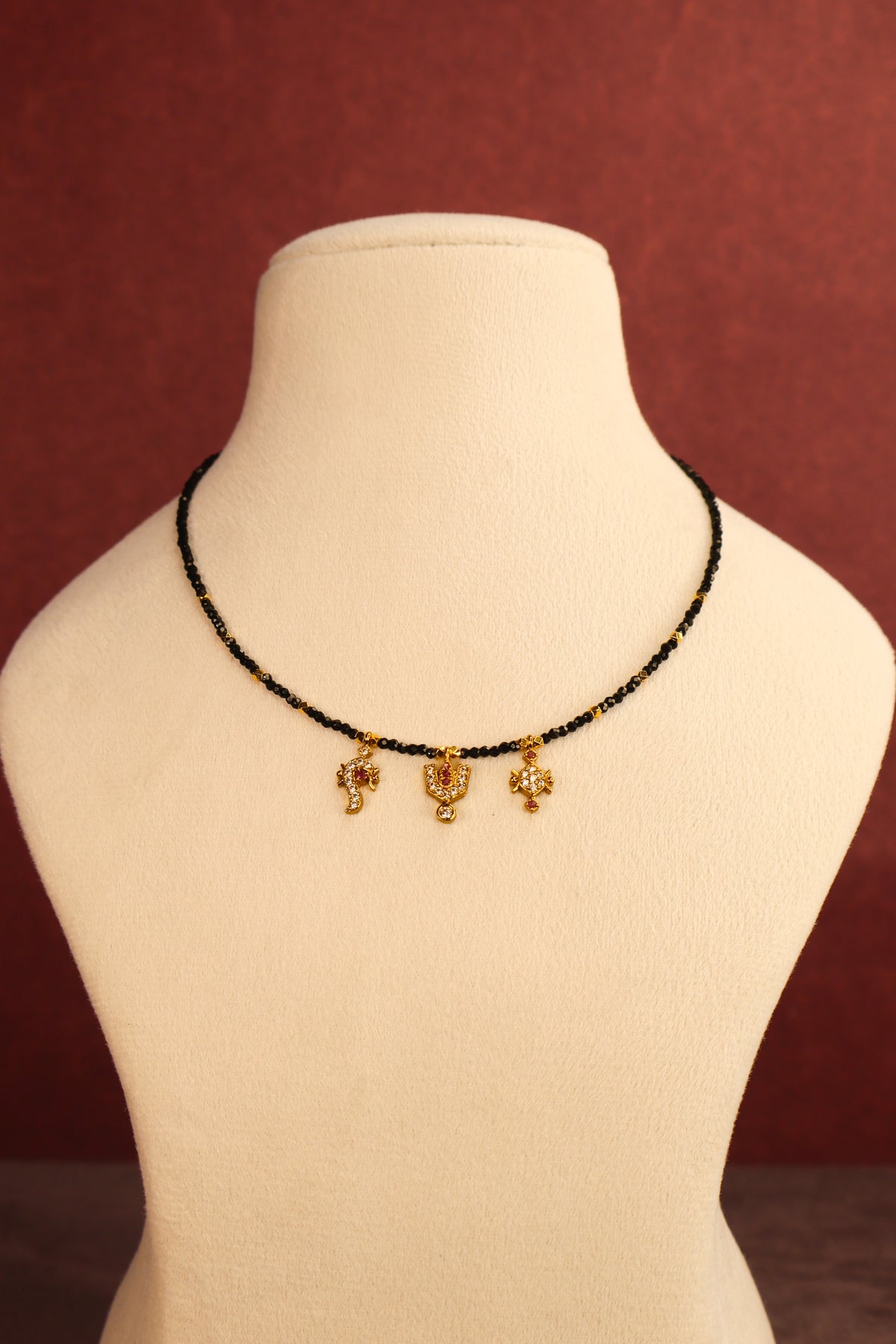 Sangu Chakra Namam Black Beads Chain