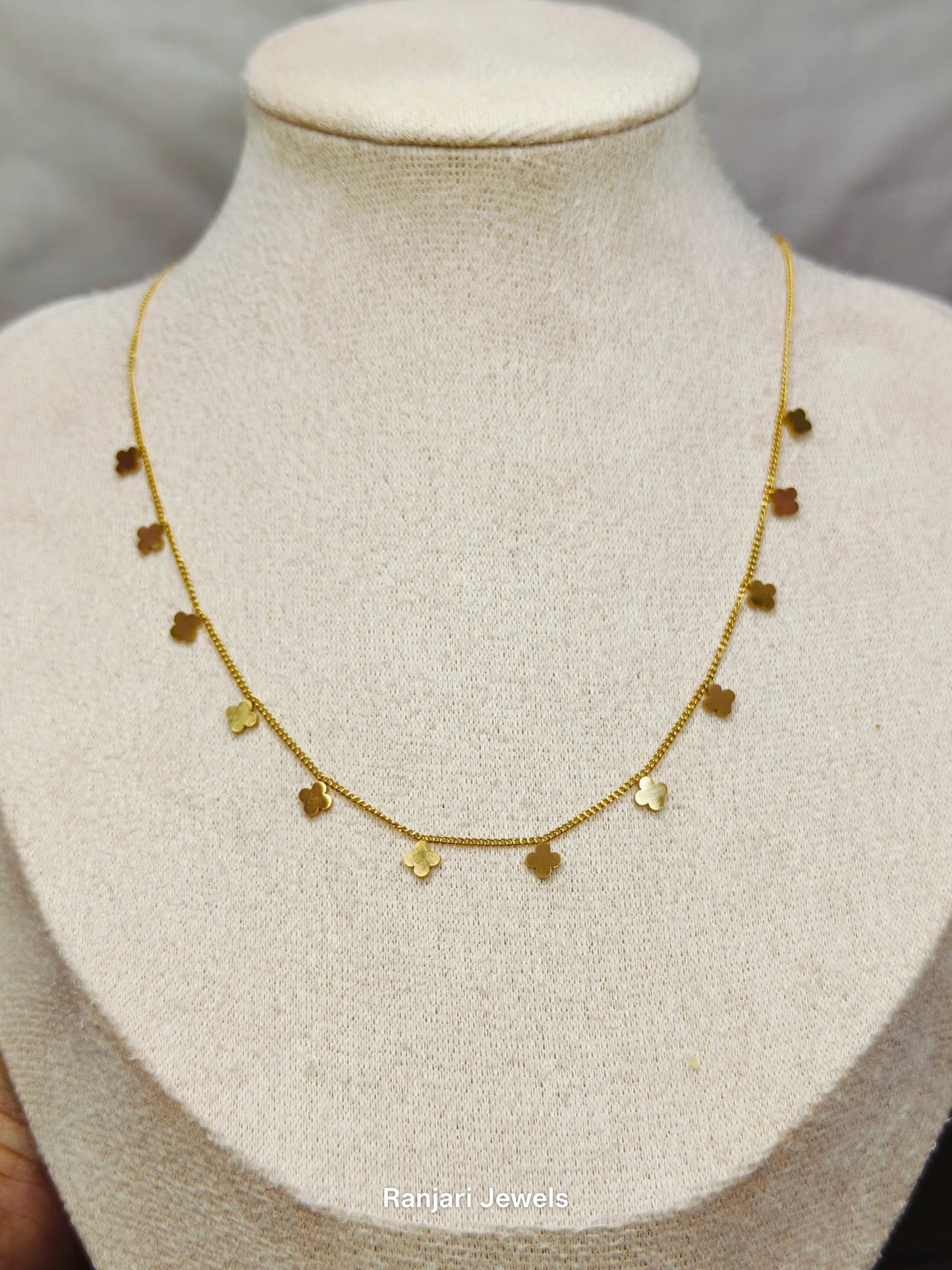 Yaazhi - Tiny Floral Antitarnish Chain Necklace