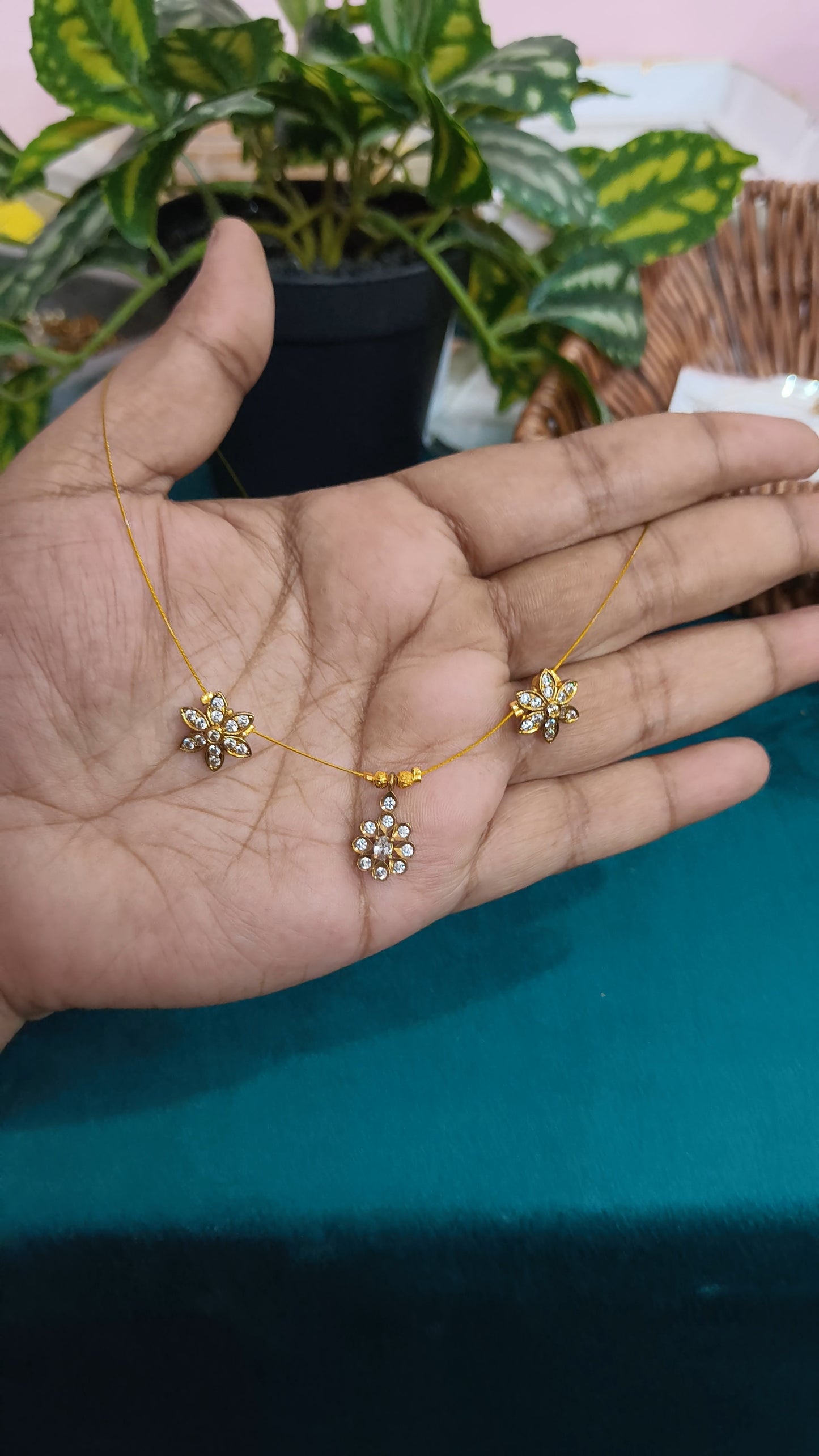 Floral Invisible Chain Necklace