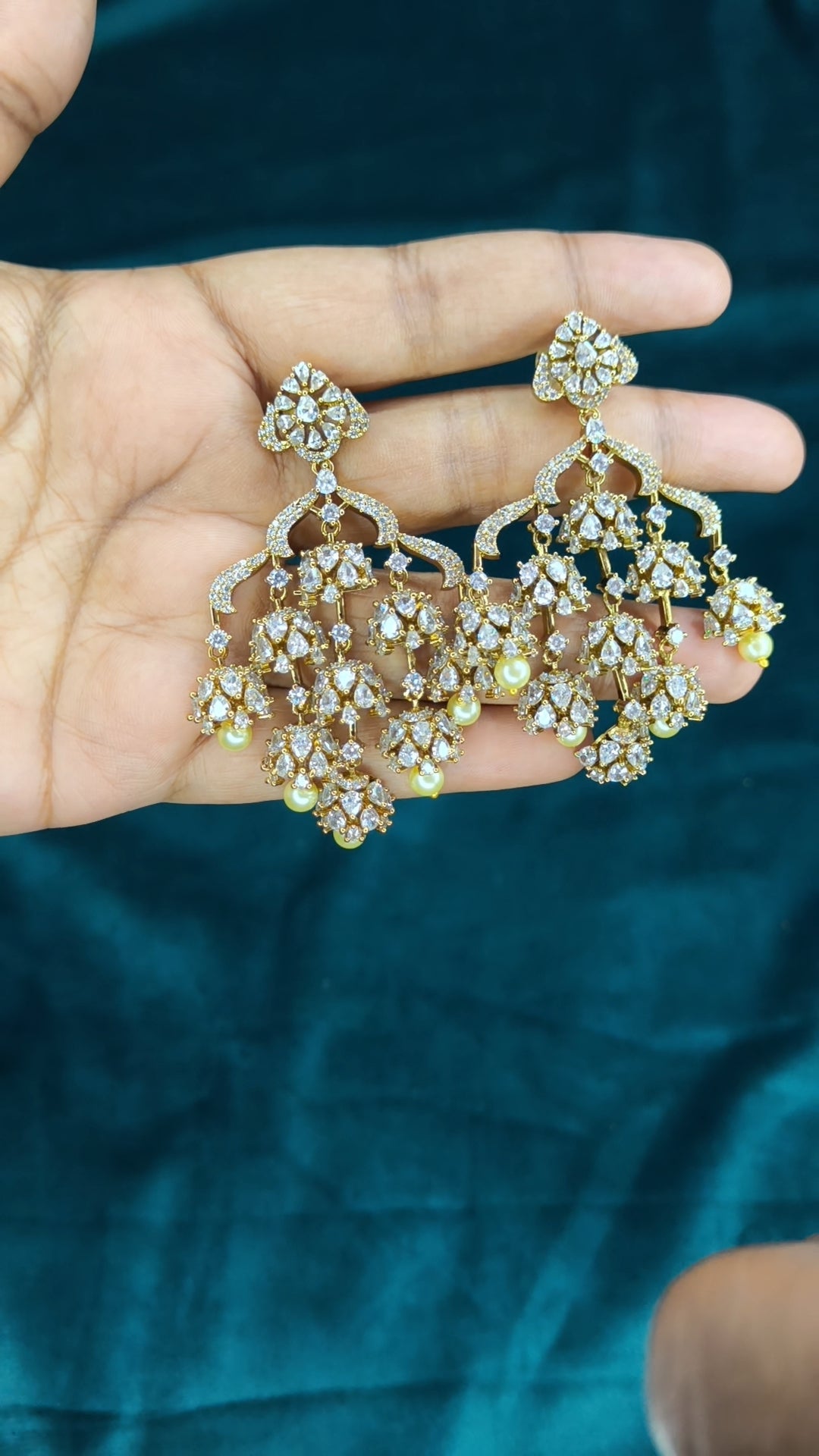 Premium uncut diamond statement earrings(White)