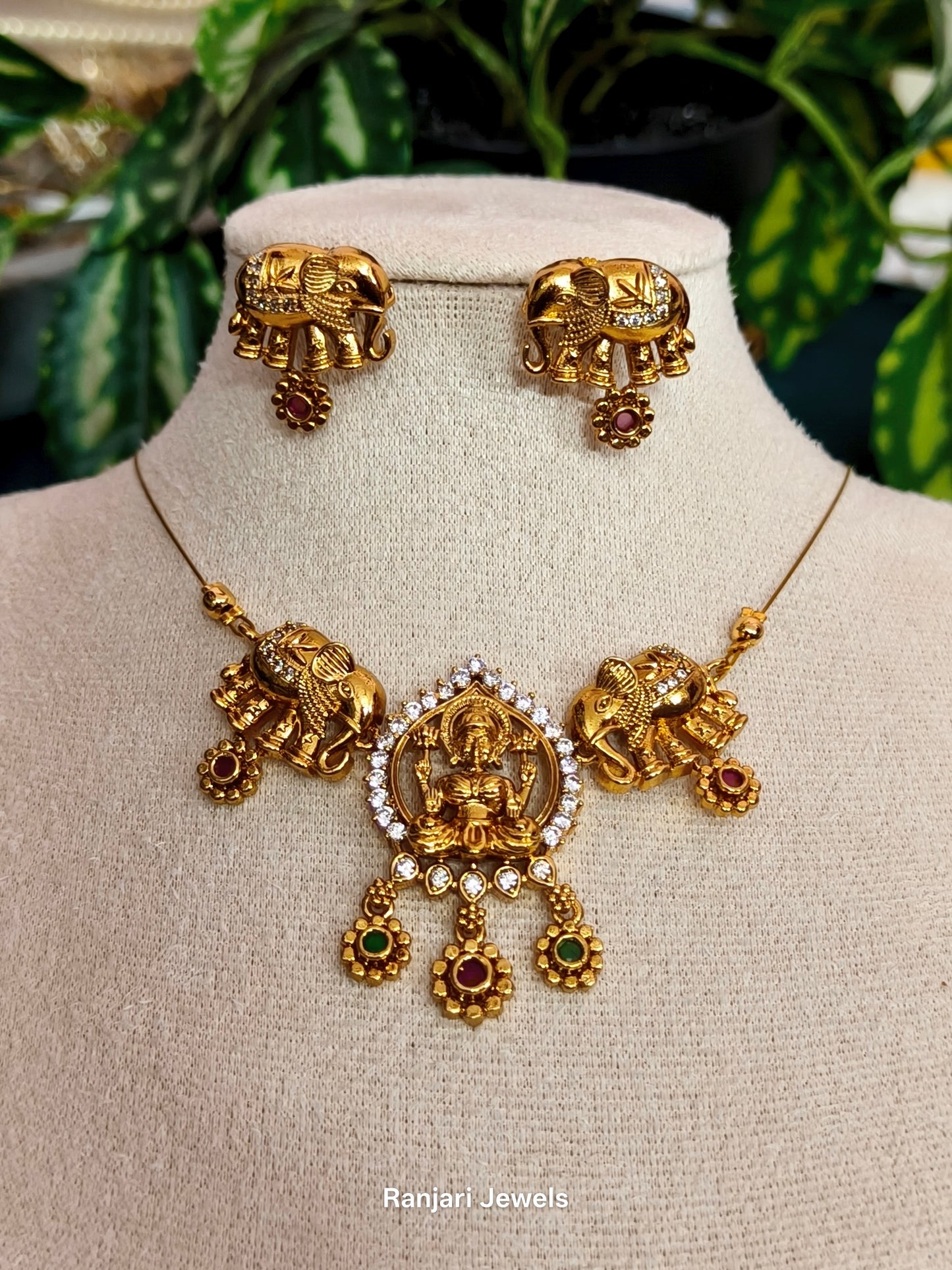 Gajalakshmi Divine Invisible Chain Necklace Set