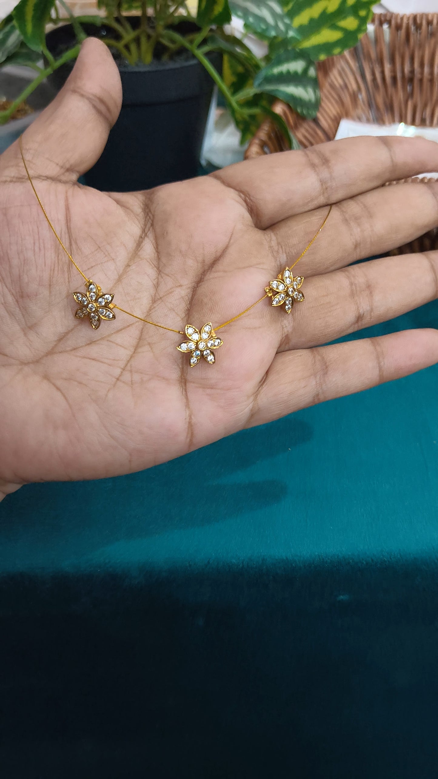 Floral Invisible Chain Necklace V2