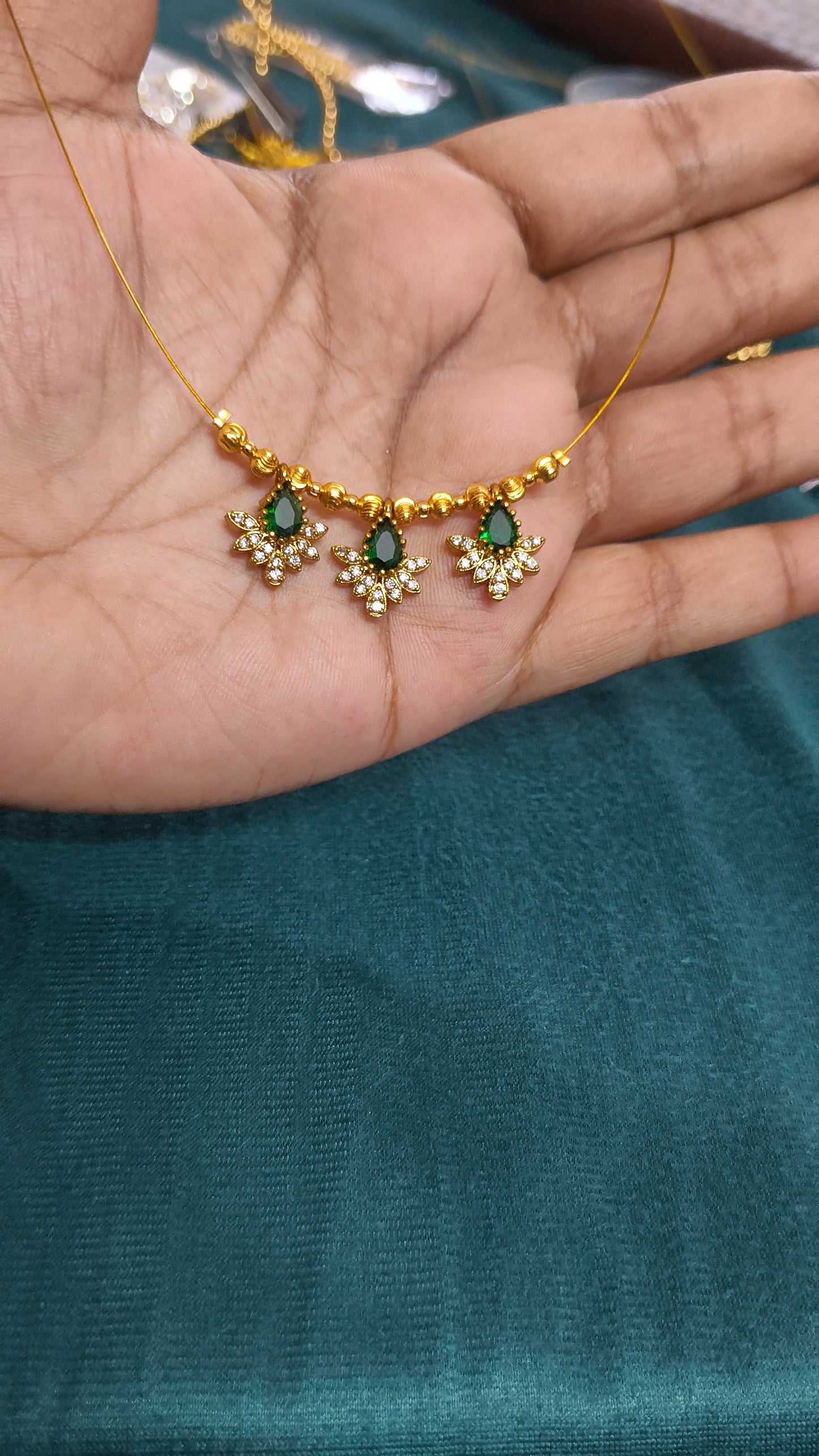 Triveni - Minimal Invisible Necklace (Green)