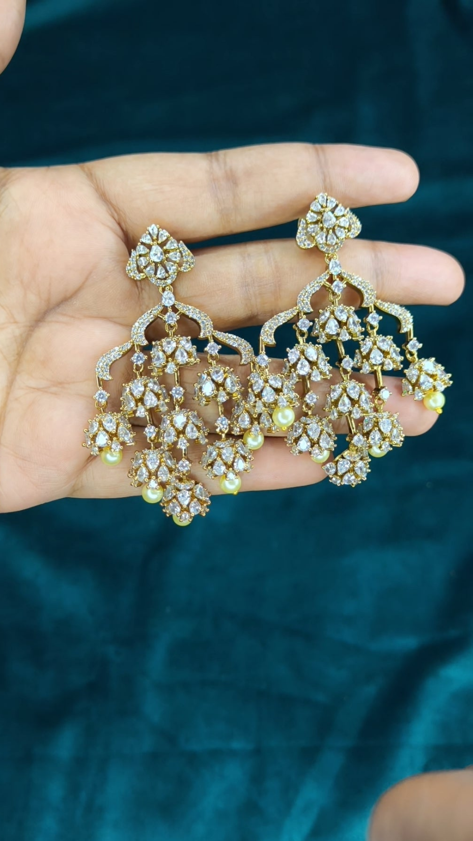 Premium uncut diamond statement earrings(White)