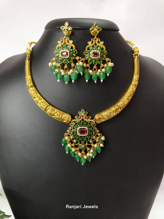 Ruby & Emerald Floral embossed Hasli neckset
