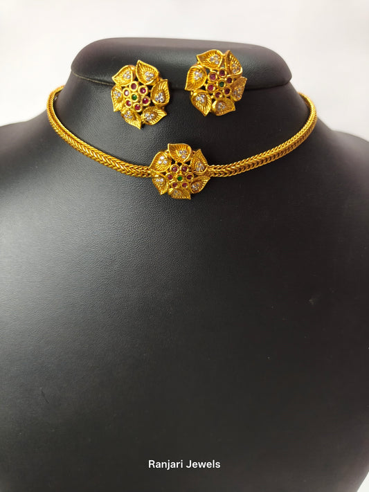 Kanthika – Floral Temple Choker Set
