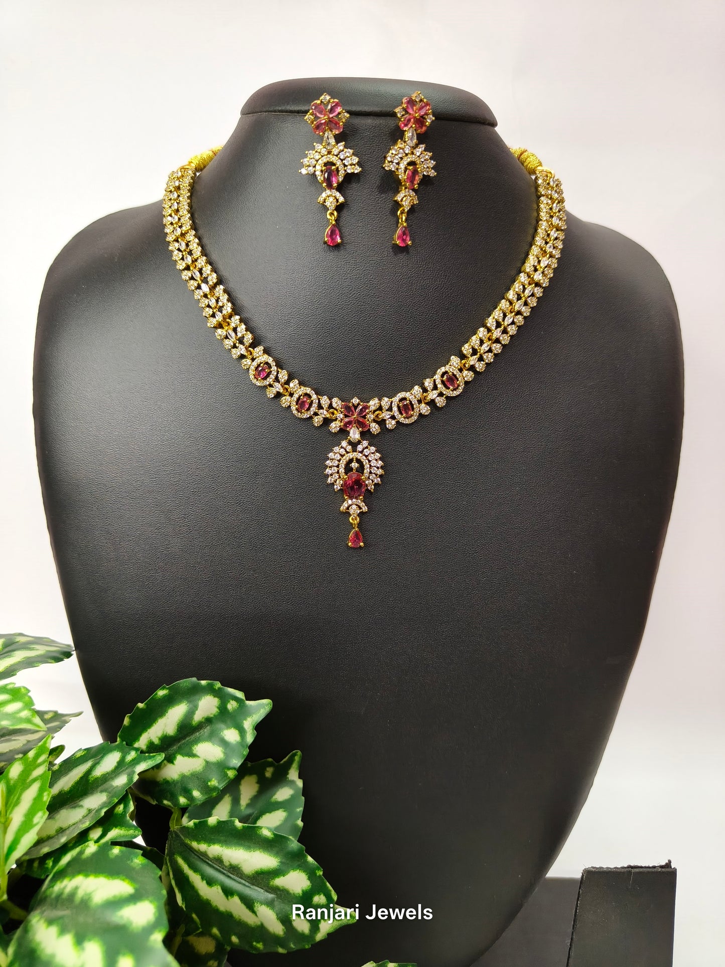 Kaminiya AD Stone short neckset Pink