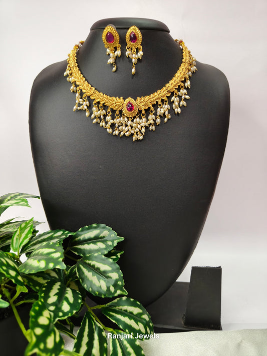 Laila - Pearl Cluster Necklace Set