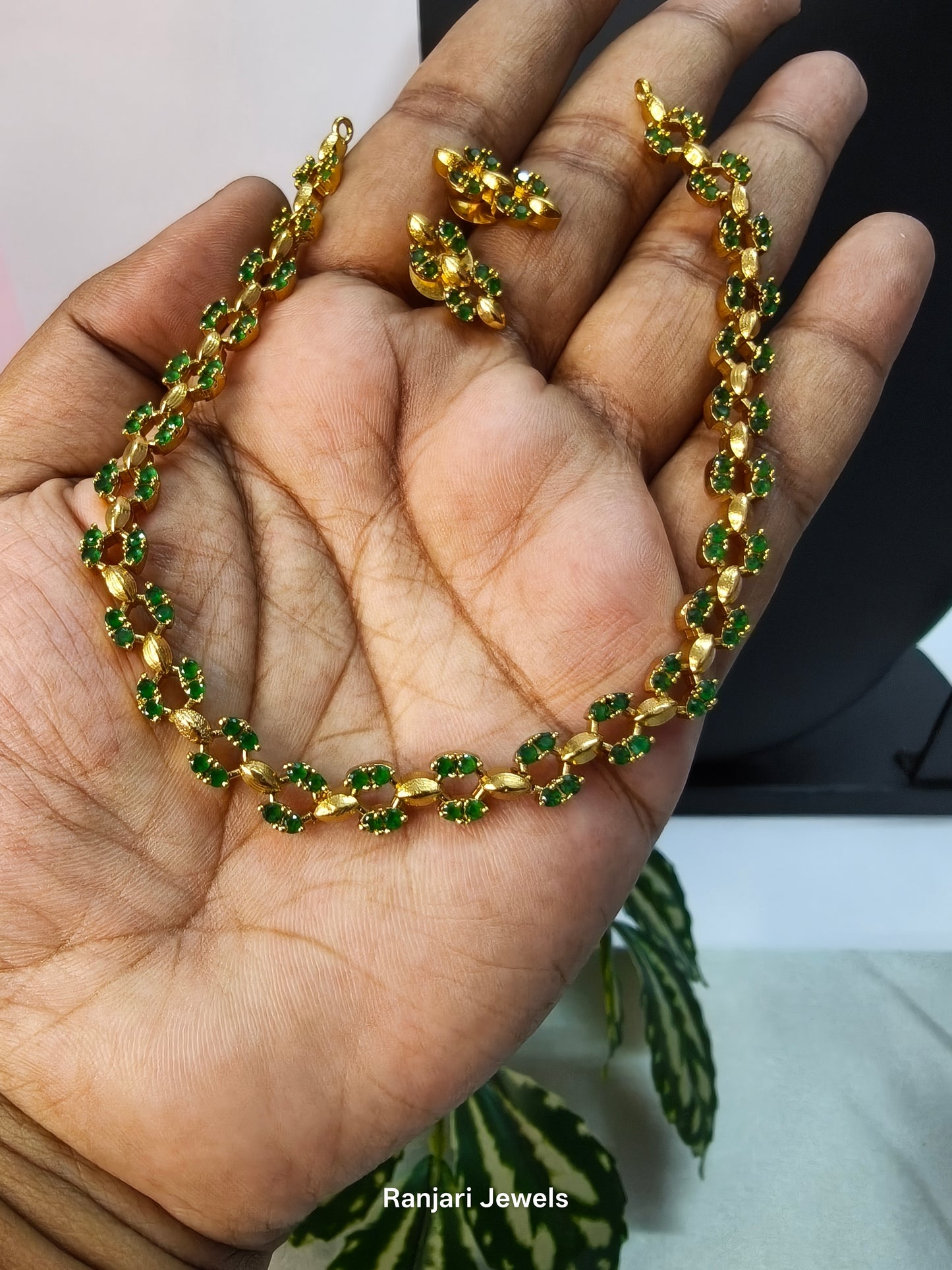 Aurika - Ad stone short Necklace