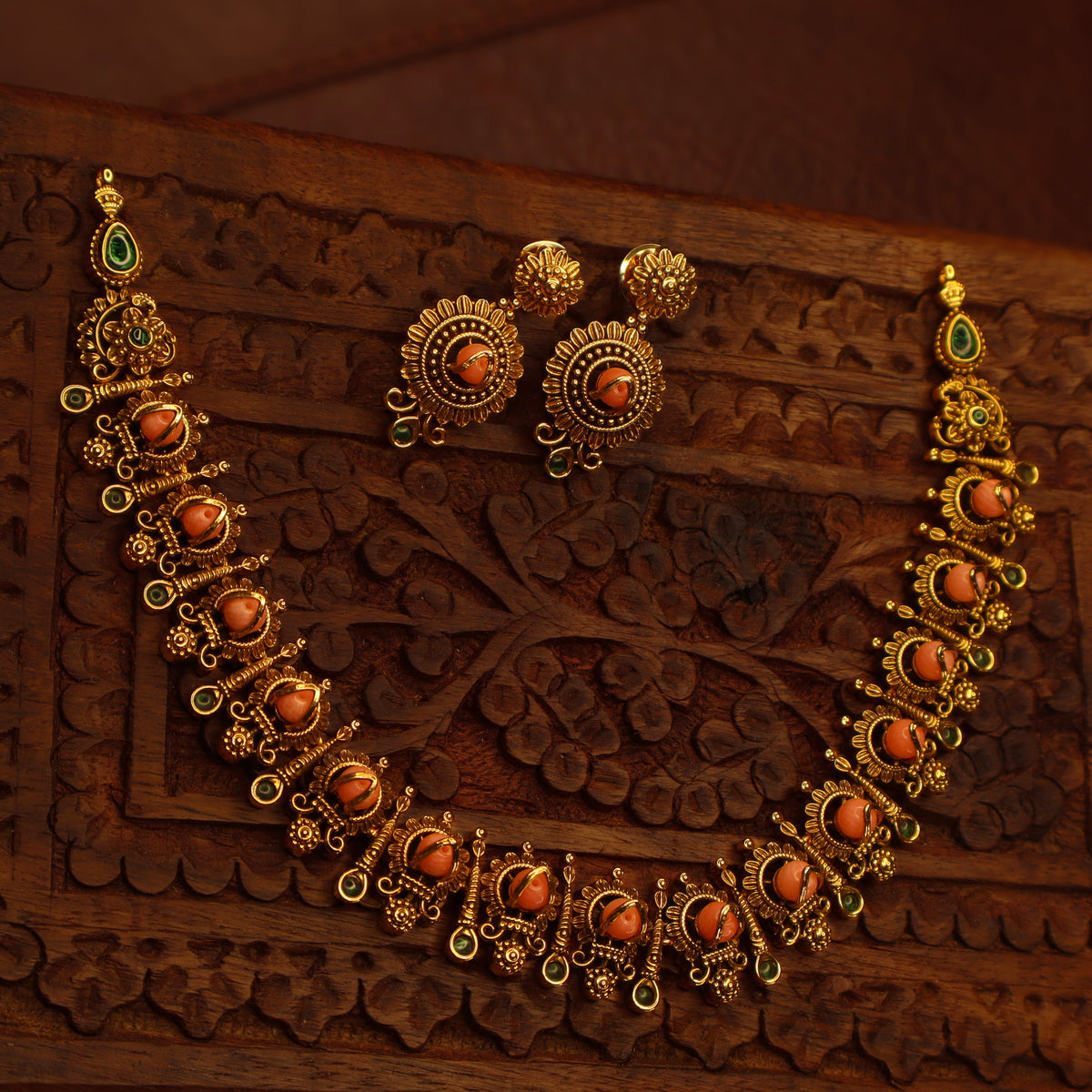 Raadhai - Traditional Coral with Kemp stone Short Necklace Set