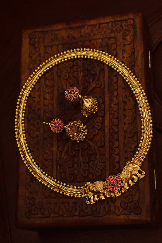 Vedha - Vintage screw type openable Hasli (Pink)