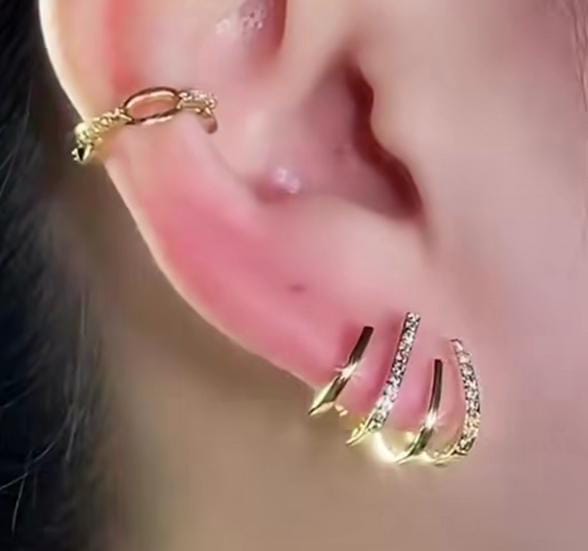 Trishika – Triple Line Diamond Replica Stud Earring