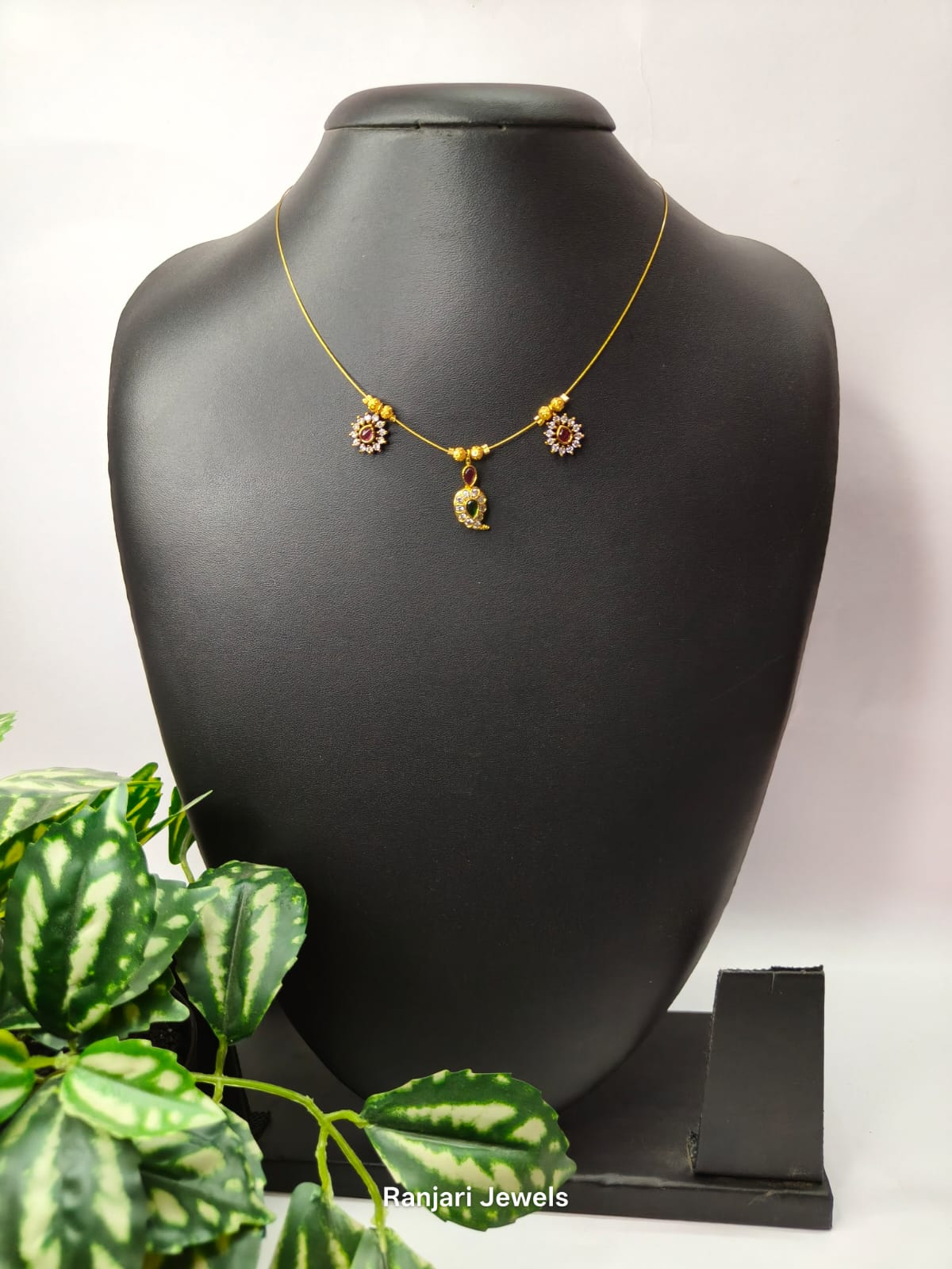 Kemp Mango Invisible Chain Necklace