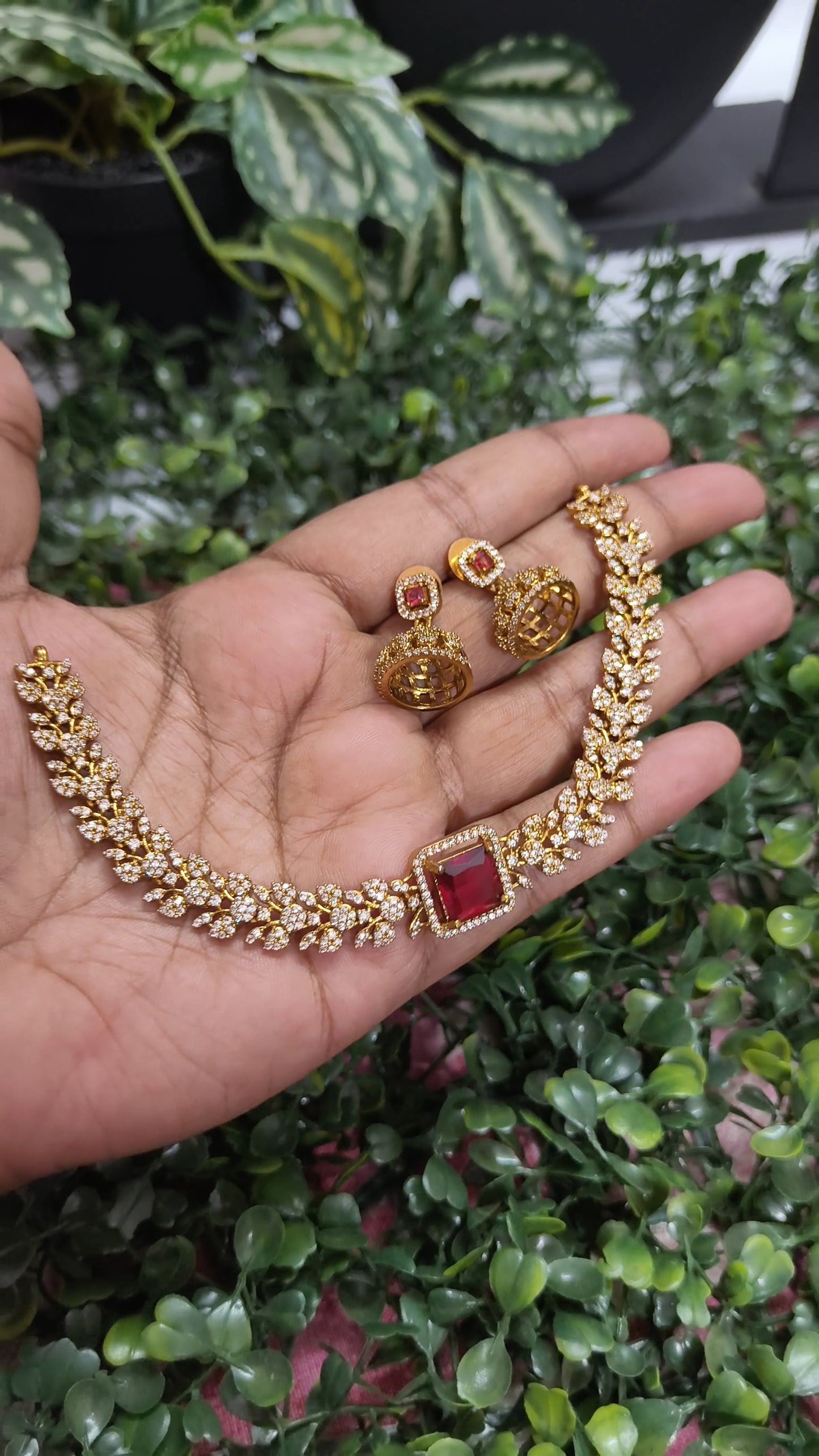 Ishara – Diamond Replica Bridal Choker(Red)