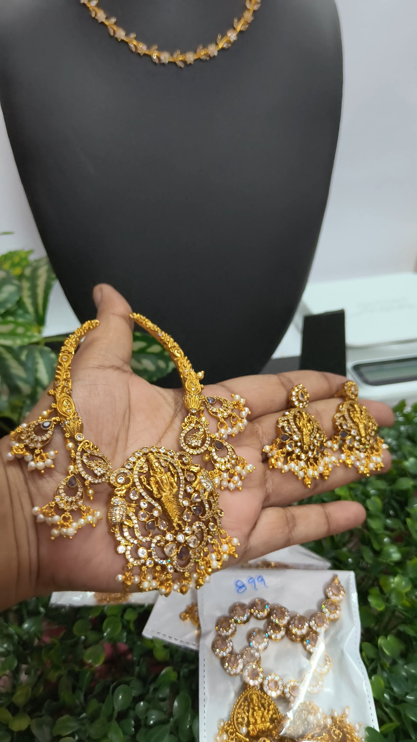 Hari - Temple Hasli Necklace set