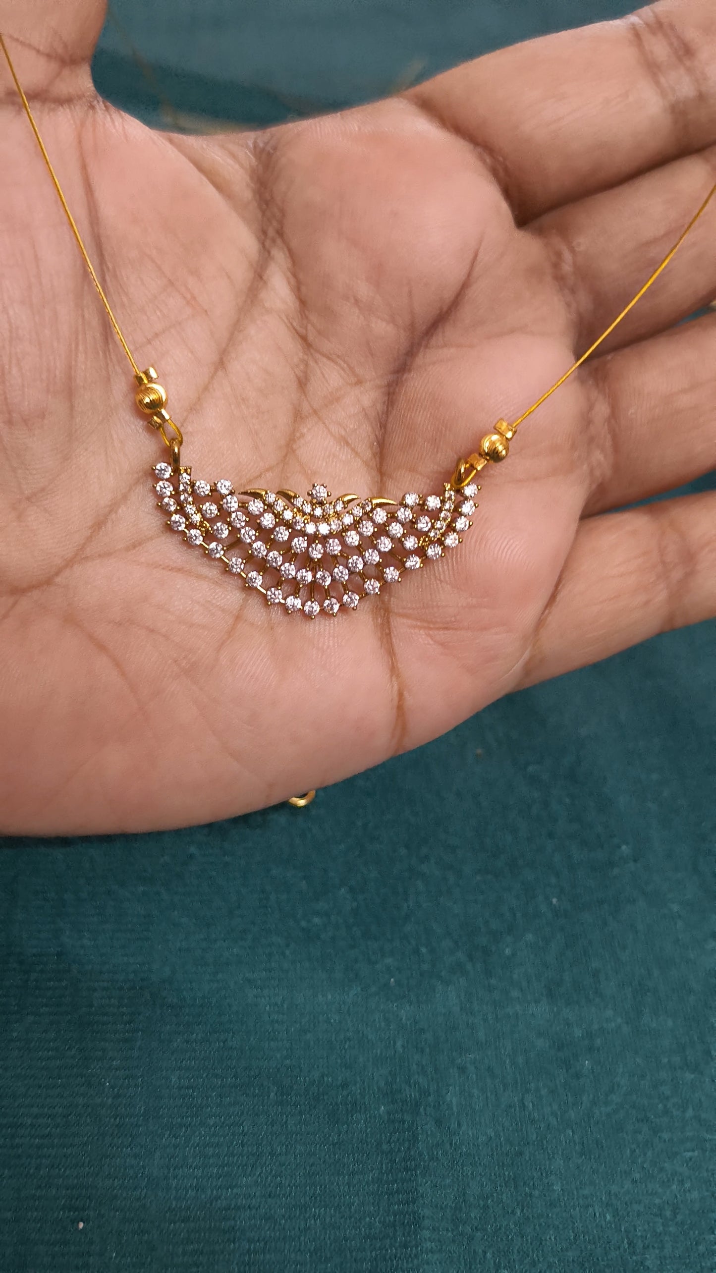 Minimal AD invisible Necklace V4