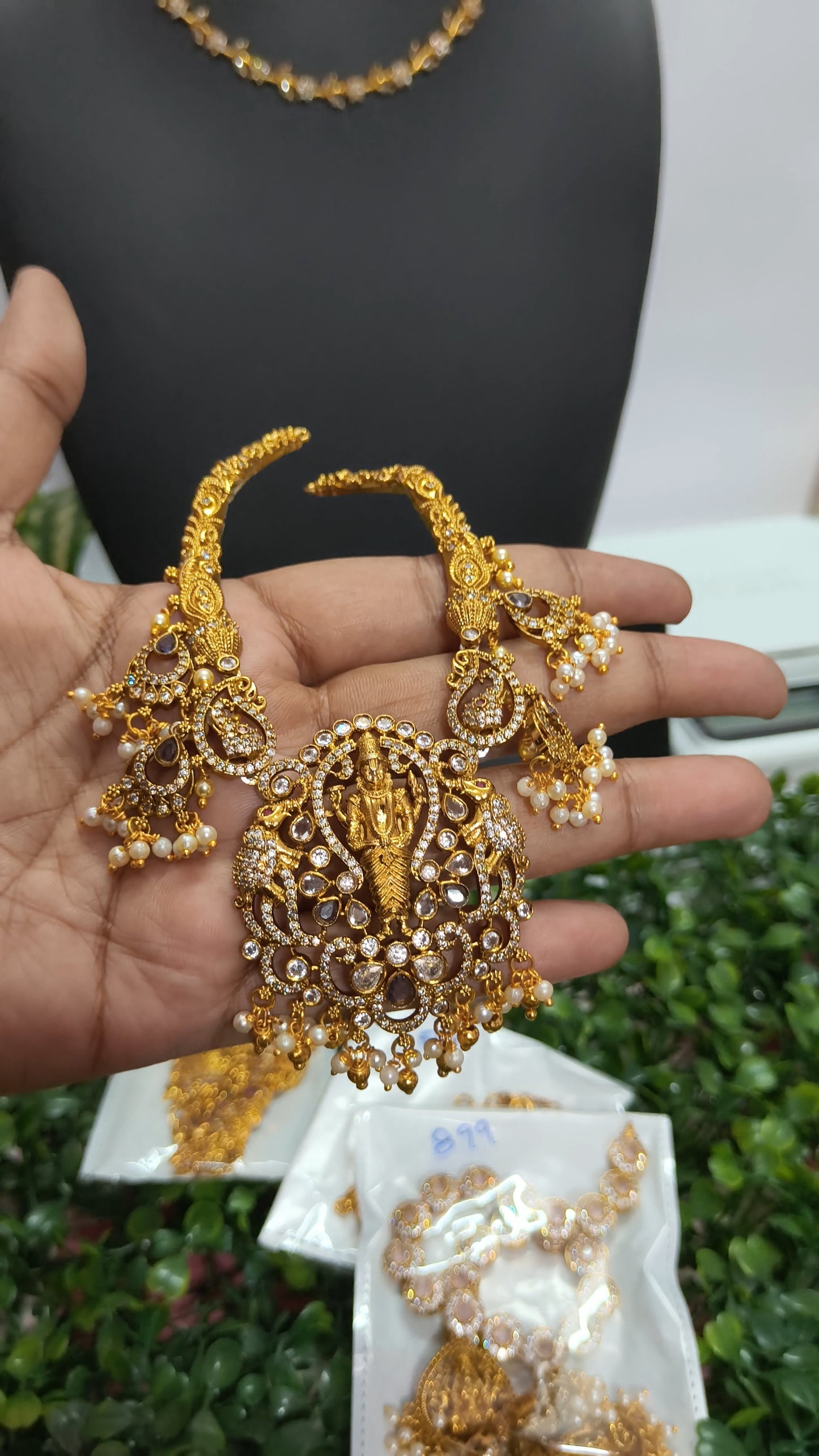 Hari - Temple Hasli Necklace set