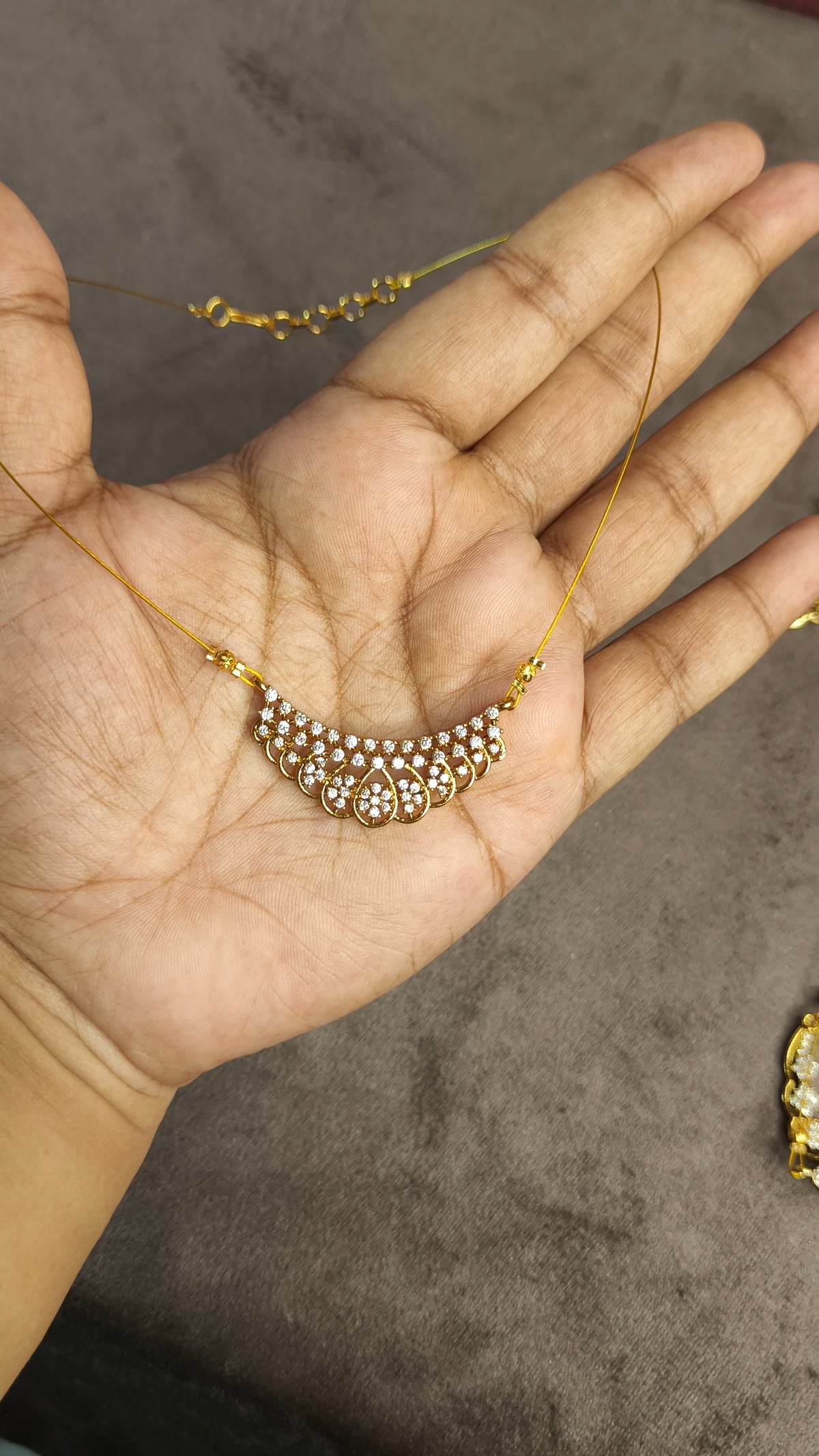 Poovidhal - Minimal invisible chain