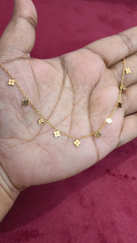 Yaazhi - Floral Charm Antitarnish Chain Necklace