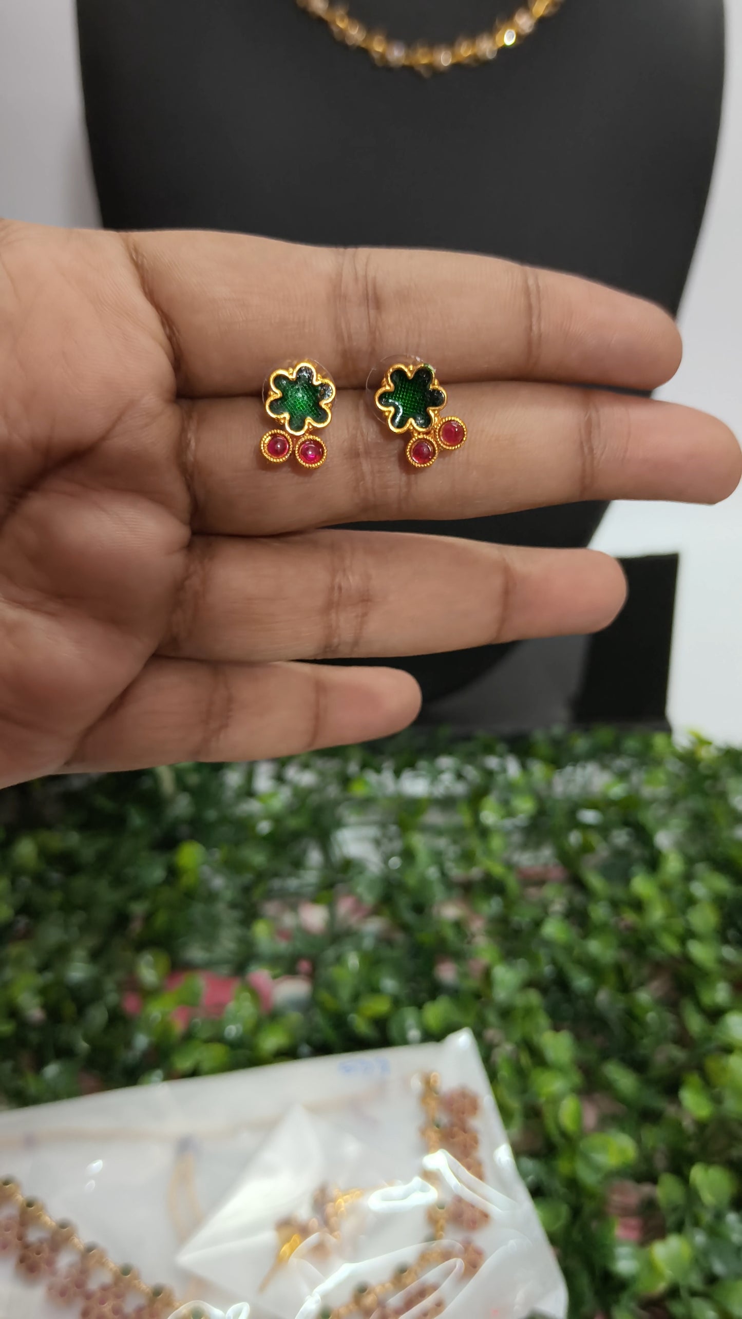 Malar - Flower Motif Necklace