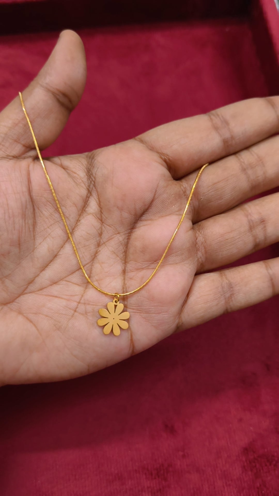 Prema - Flower Antitarnish Necklace (Reversible)