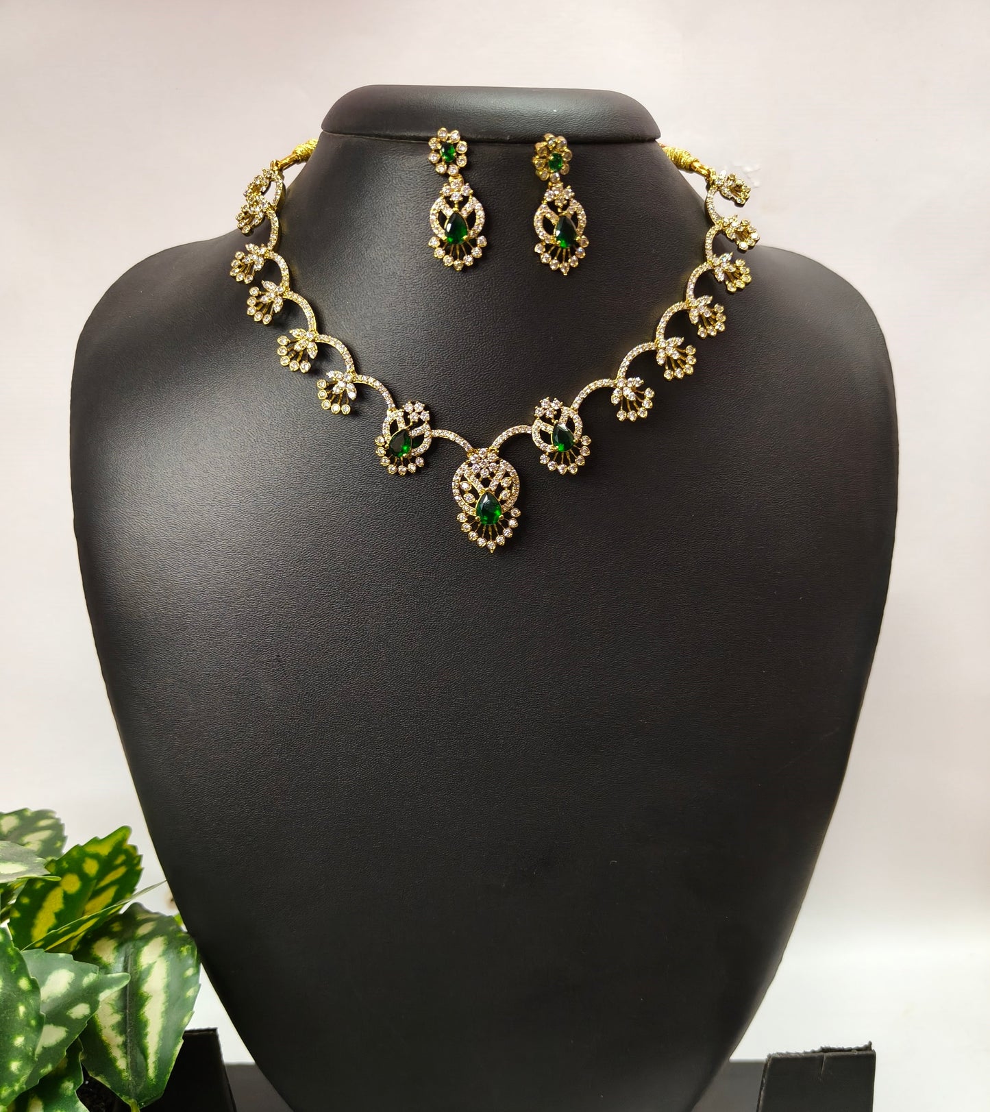 Nila - Partywear Necklace set (Green)