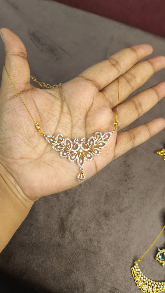 Mayura - Peacock Grace Pendant invisible chain (GZ finish)