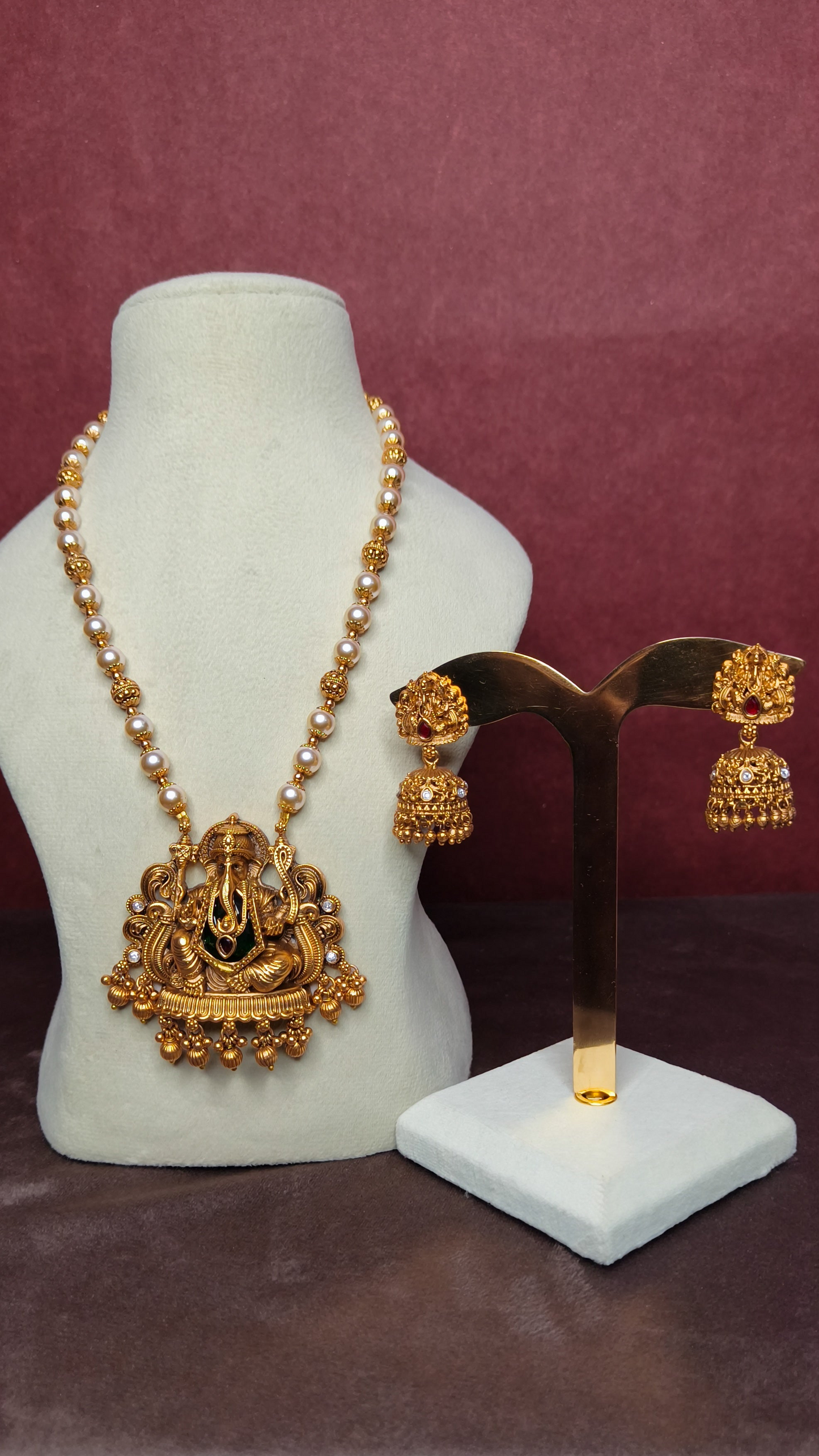 Lord Ganesha Temple pearl haram set