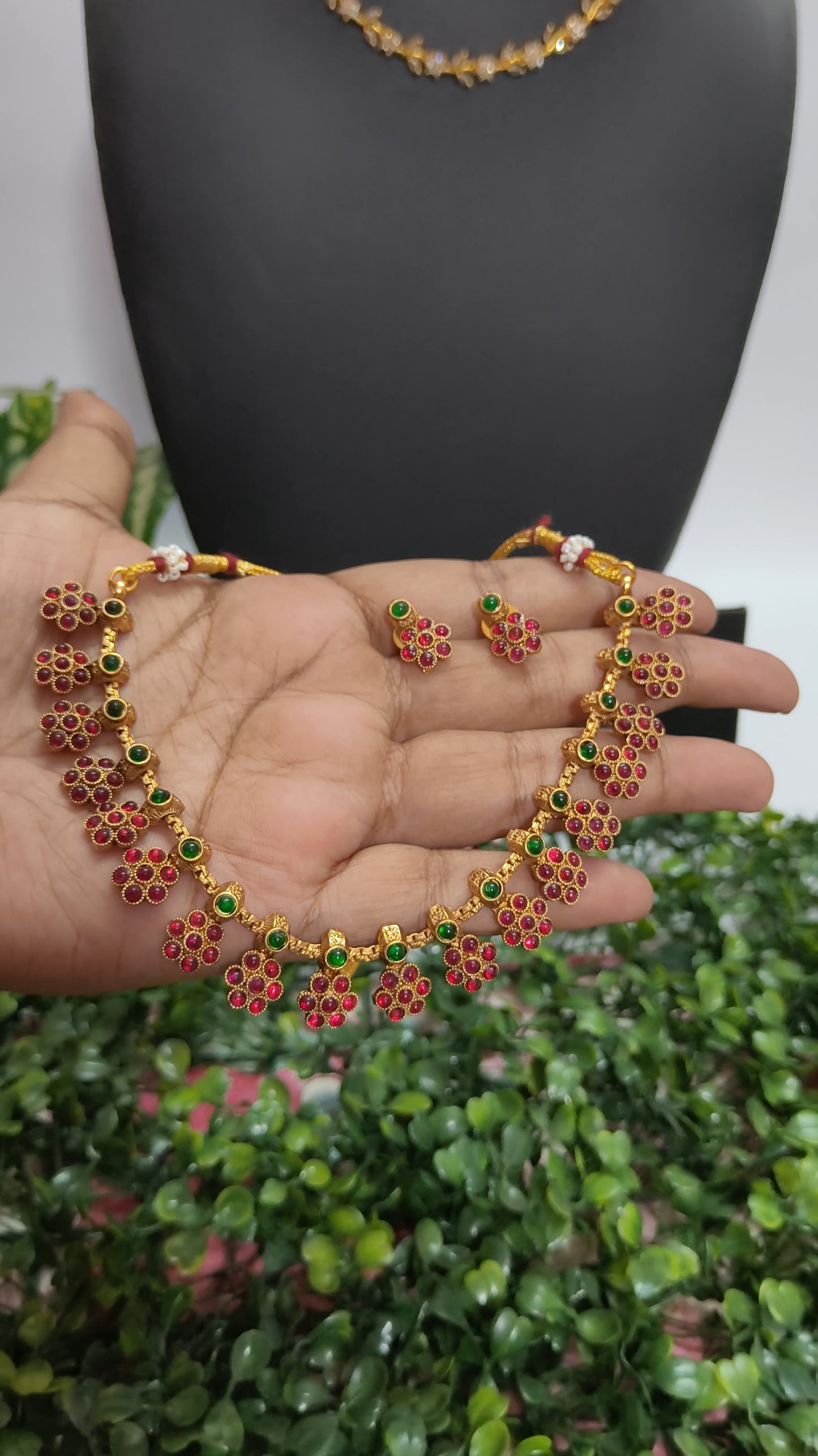 Malar - Floral Kemp Necklace set
